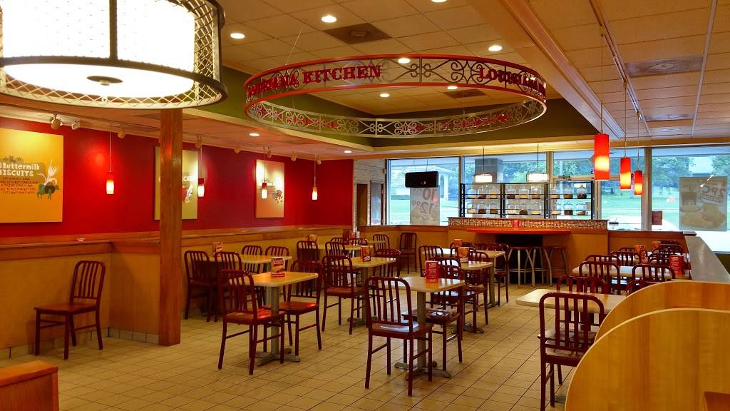 Popeyes Louisiana Kitchen | restaurant | 10125 State Line Rd, Kansas City, MO 64114, USA | 8169425757 OR +1 816-942-5757