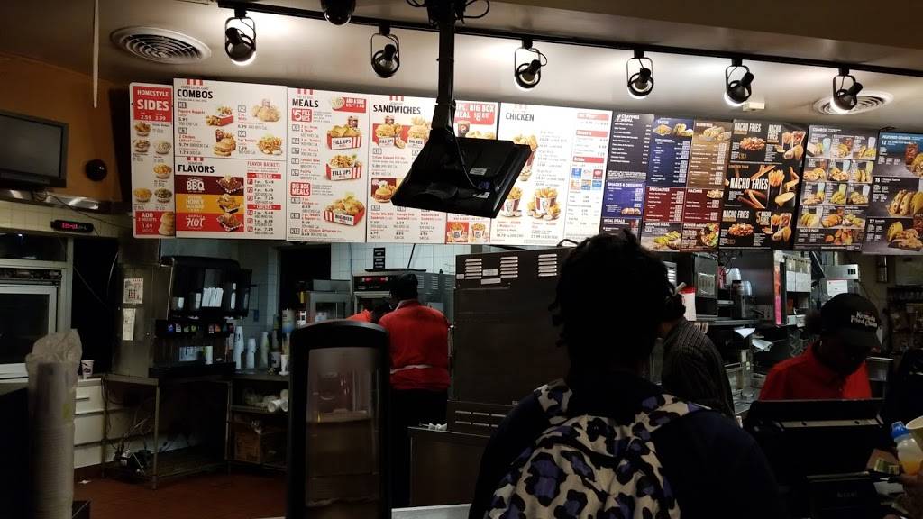 Taco Bell | restaurant | 1944 Bladensburg Rd NE, Washington, DC 20002, USA | 2025268563 OR +1 202-526-8563