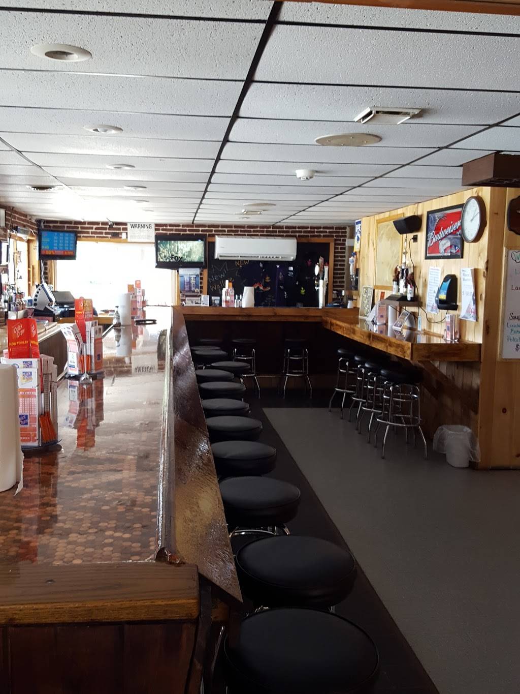 Snug Harbor Bar Restaurant Pizzeria | restaurant | 28709 County Rd 6, Cape Vincent, NY 13618, USA | 3156542139 OR +1 315-654-2139