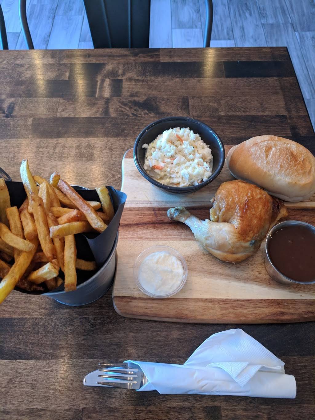 Rustik Rotisserie | restaurant | 730 Lakeshore Rd E, Mississauga, ON L5G 1J6, Canada | 9059902520 OR +1 905-990-2520