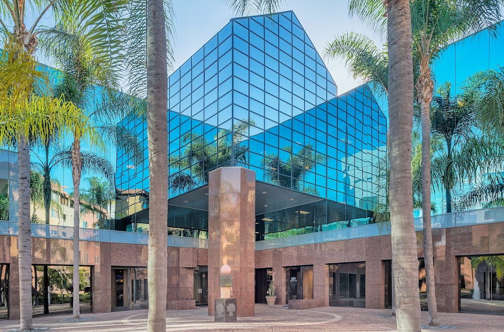 Olen Pointe Brea Leasing Office | restaurant | 555 Pointe Dr, Brea, CA 92821, USA | 7142551313 OR +1 714-255-1313