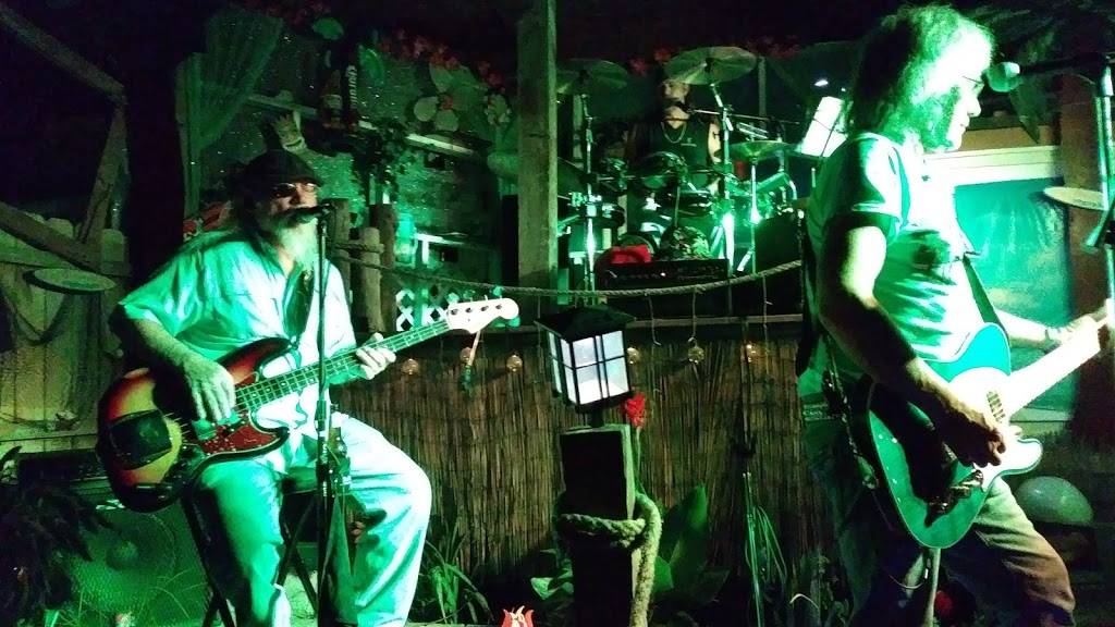 Clarks Cove | restaurant | 315 S Anderson St, Tullahoma, TN 37388, USA | 9315635400 OR +1 931-563-5400