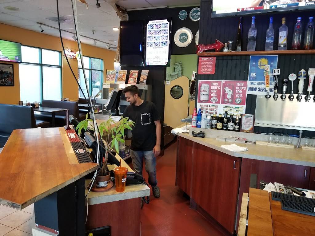 Straw Hat Pizza | restaurant | 901 Marina Village Pkwy, Alameda, CA 94501, USA | 5108648600 OR +1 510-864-8600