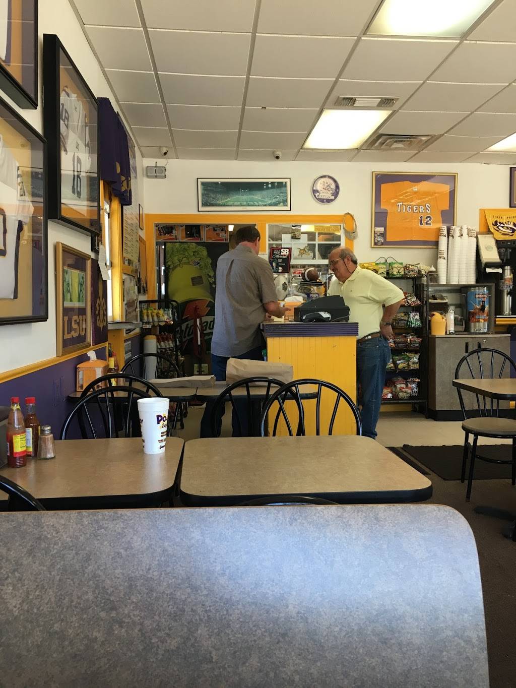 PO Boy Express | restaurant | 6917 Line Ave, Shreveport, LA 71106, USA | 3188614202 OR +1 318-861-4202