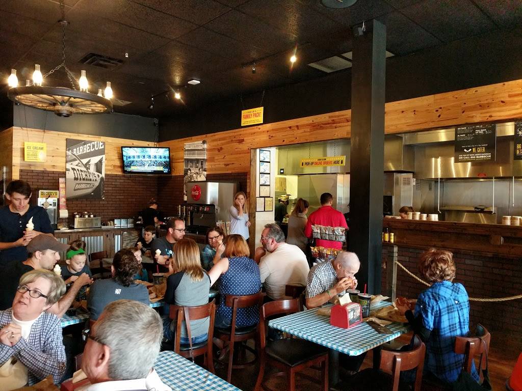 Dickeys Barbecue Pit | restaurant | 11483 Parkside Dr Ste 202, Knoxville, TN 37934, USA | 8656758227 OR +1 865-675-8227