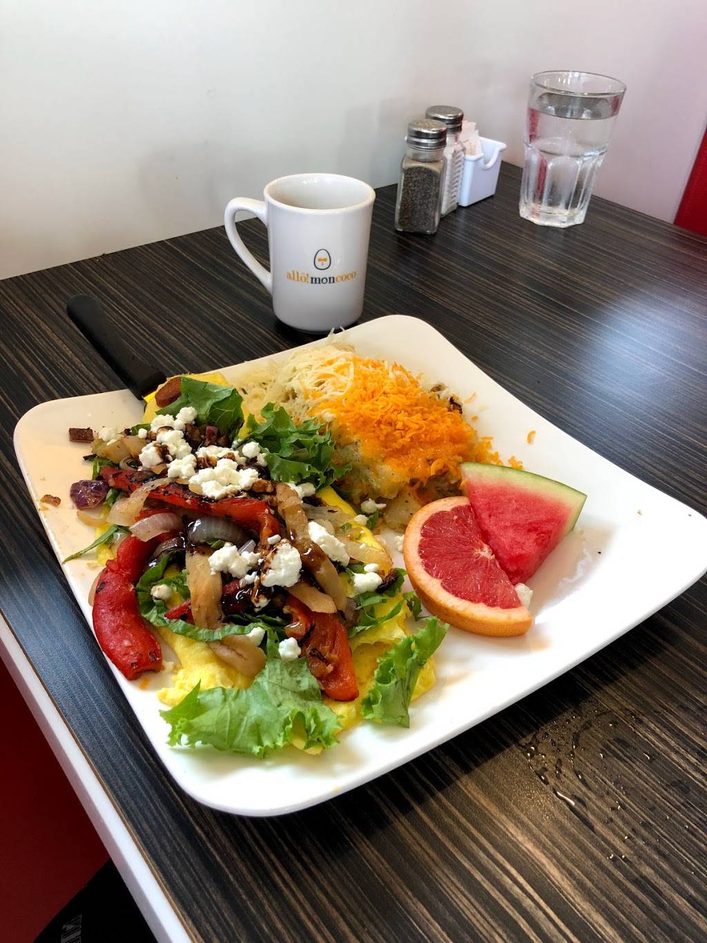 Allô! Mon coco | restaurant | 12920 Rue Sherbrooke E, Pointe-aux-Trembles, QC H1A 3W2, Canada | 5145436933 OR +1 514-543-6933