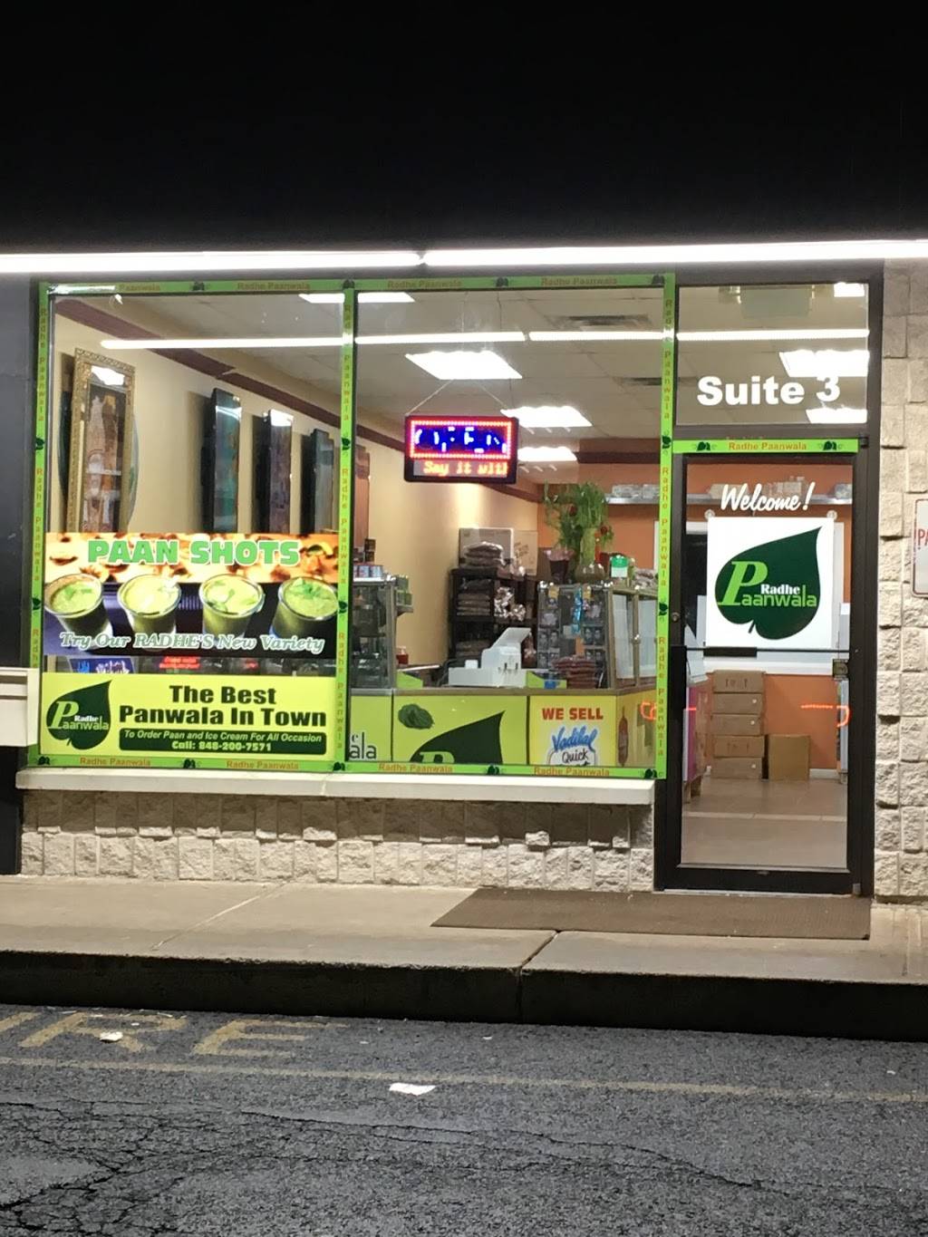 Radhe Paanwala | restaurant | 1700 Oak Tree Rd, Edison, NJ 08820, USA | 8482007571 OR +1 848-200-7571