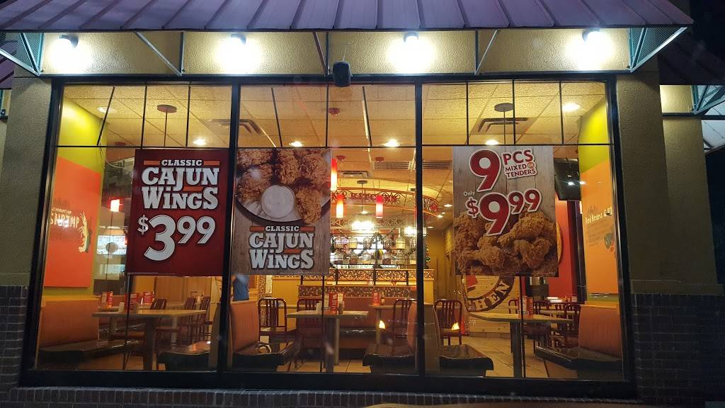 Popeyes Louisiana Kitchen | restaurant | 1744 Horal St, San Antonio, TX 78227, USA | 2106736787 OR +1 210-673-6787