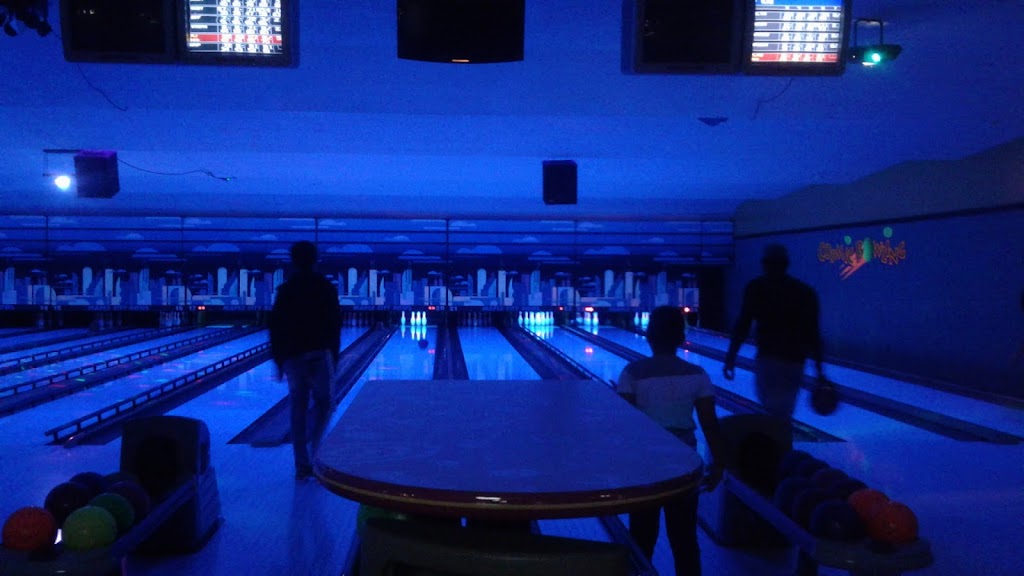 Maple City Bowl | restaurant | 1300 W Pike St, Goshen, IN 46526, USA | 5745338564 OR +1 574-533-8564