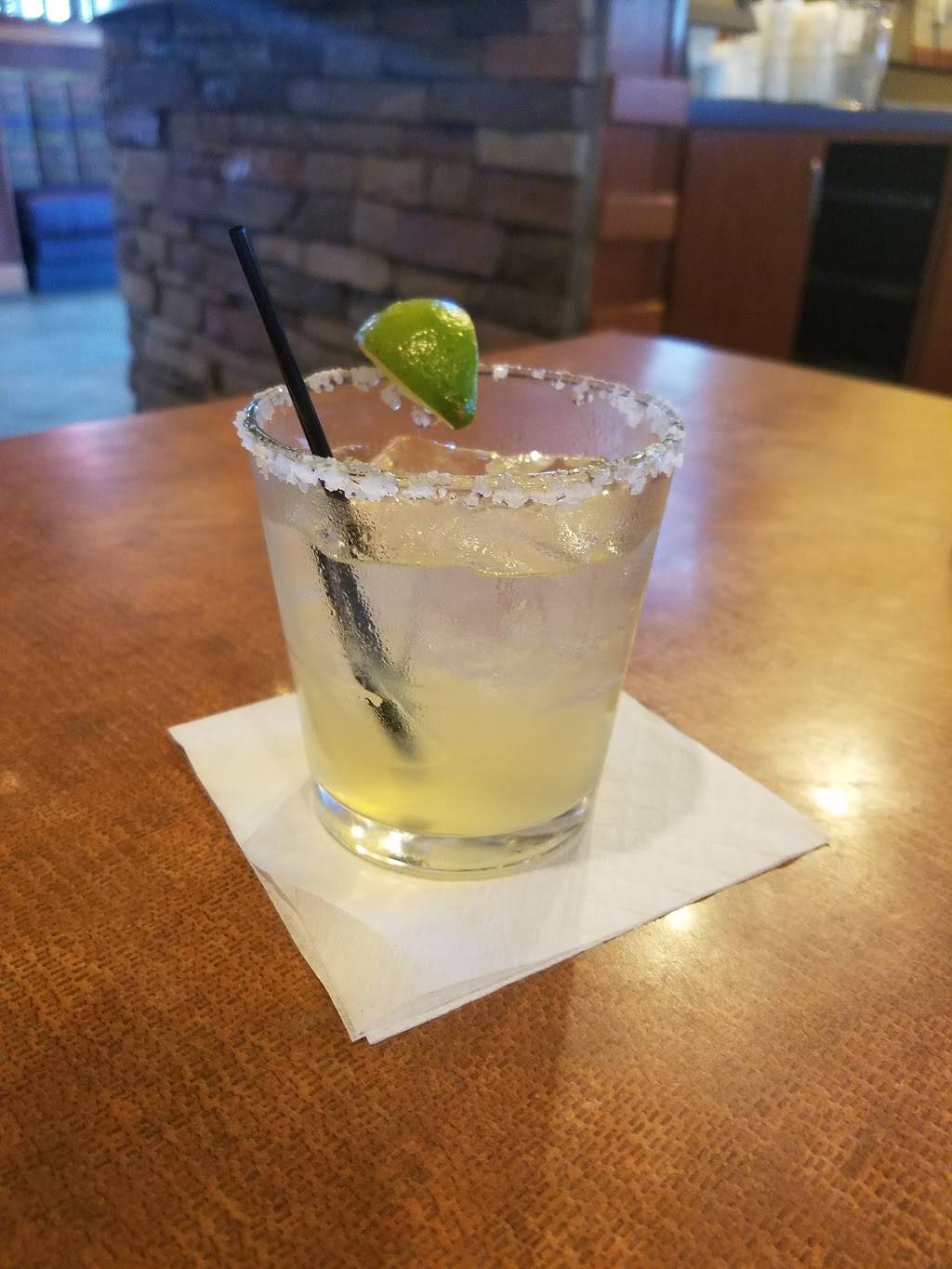 Bostons Restaurant & Sports Bar | restaurant | 5825 W, Arizona Pavilions Dr, Tucson, AZ 85743, USA | 5205721555 OR +1 520-572-1555