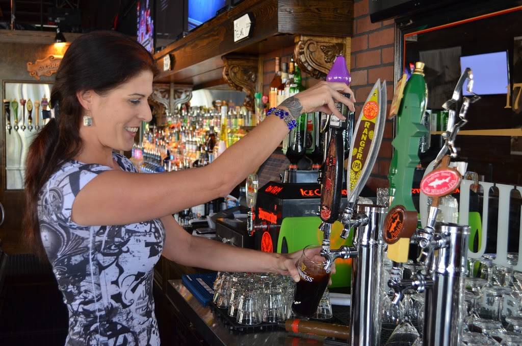 PaddyWagon Irish Pub | restaurant | 4402 FL-64, Bradenton, FL 34208, USA | 9412515946 OR +1 941-251-5946