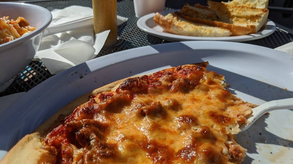 Lauras Pizza and Pasta | restaurant | 1546 W 35th St, Chicago, IL 60609, USA | 7738010099 OR +1 773-801-0099