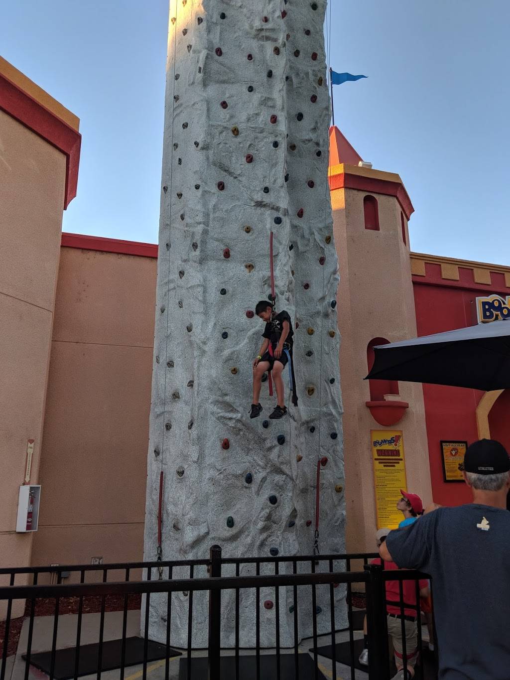 Boomers! Modesto | meal takeaway | 4215 Bangs Ave, Modesto, CA 95356, USA | 2095455248 OR +1 209-545-5248