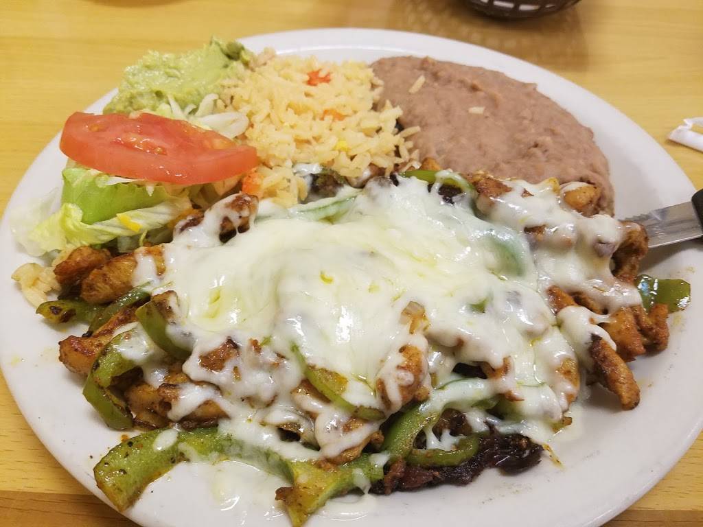 La Pasadita | restaurant | 1963 2nd St, Natalia, TX 78059, USA | 8306631300 OR +1 830-663-1300