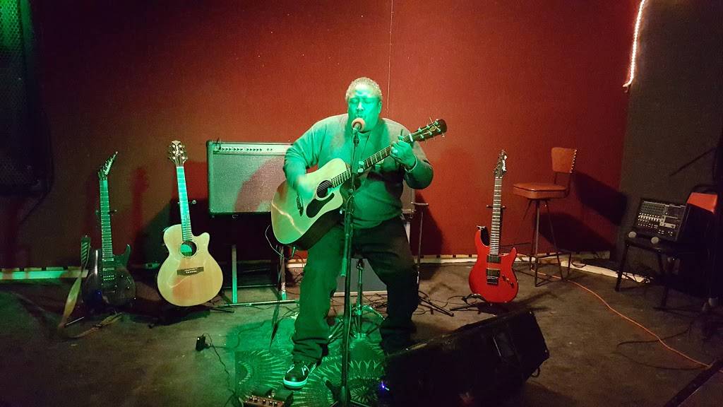 Darcys Pub and Grub | restaurant | 3746 W 12th St, Erie, PA 16505, USA | 8148380509 OR +1 814-838-0509