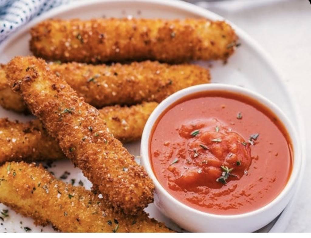 Bobbys Place By The Lake | restaurant | W3230 S Lake Shore Dr, Lake Geneva, WI 53147, USA | 2628128233 OR +1 262-812-8233