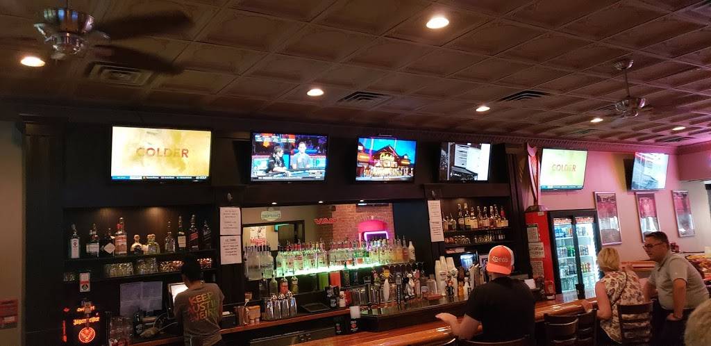 Vans Downtown Davenport | restaurant | 217 Brady St, Davenport, IA 52803, USA | 5633231700 OR +1 563-323-1700