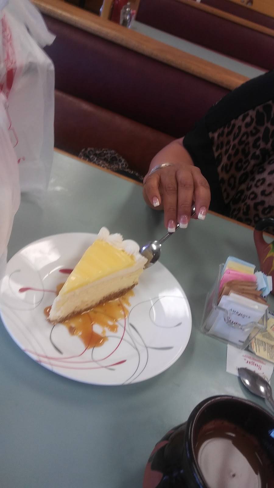 Pearl Sushi Lovers | restaurant | 340 E 10th St ste a, Gilroy, CA 95020, USA | 4087672972 OR +1 408-767-2972