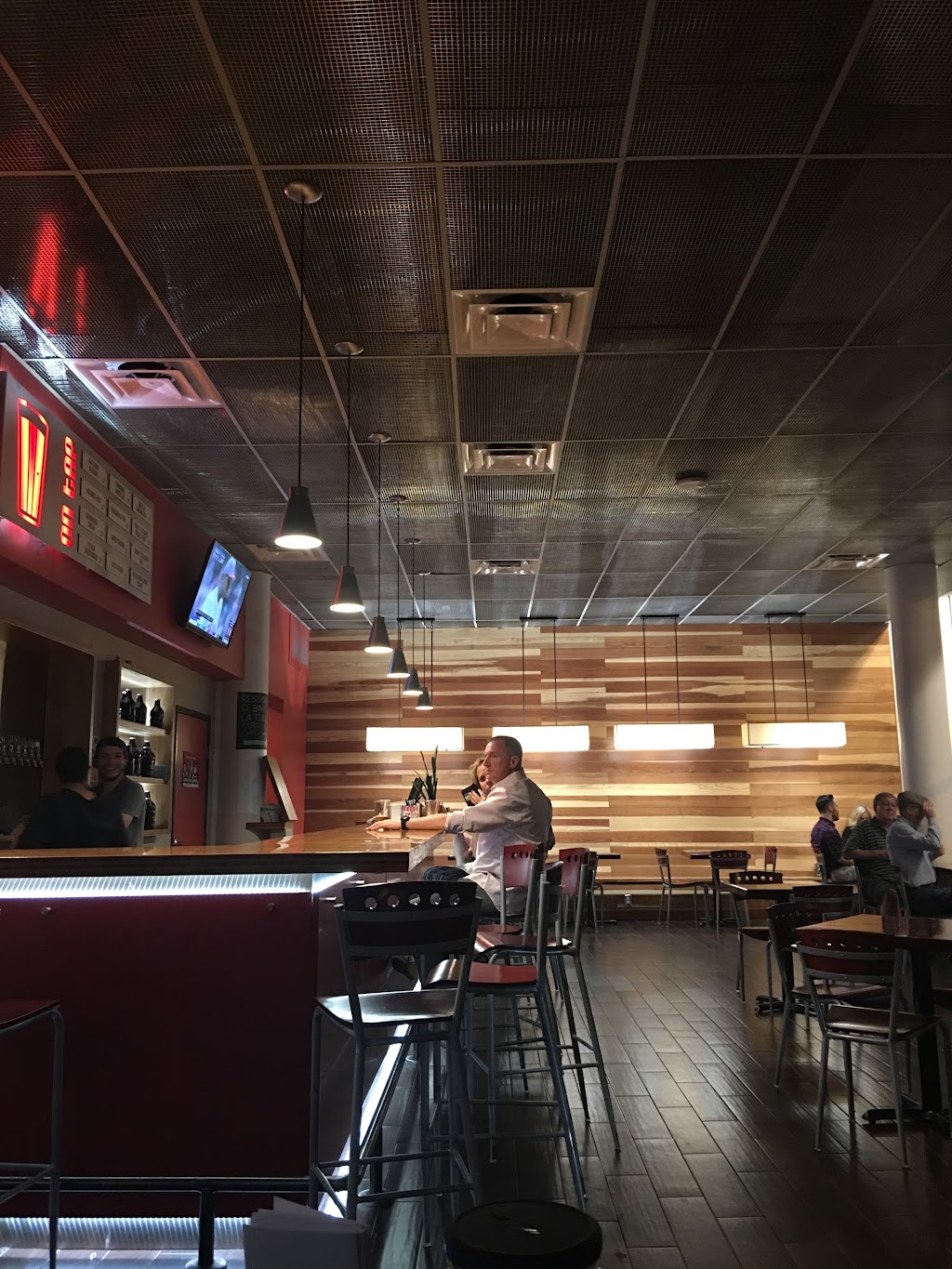 Red Door Brewing Company | restaurant | 509 Central Ave SW, Albuquerque, NM 87102, USA | 5056336675 OR +1 505-633-6675