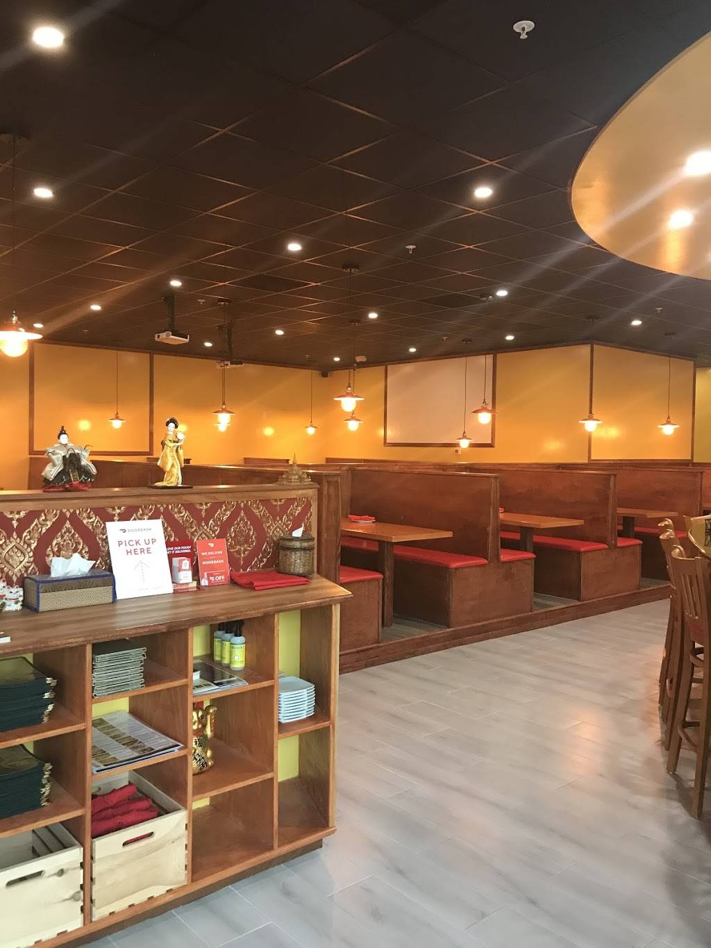 Thai Thai Sushi Boat | restaurant | 6424 Naples Blvd #302, Naples, FL 34109, USA | 2397329520 OR +1 239-732-9520