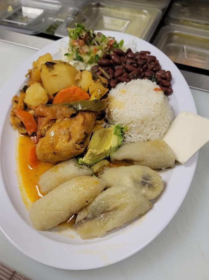 El changarro HonduMex | restaurant | 7030 Branching Ct, San Antonio, TX 78239, USA | 7268882453 OR +1 726-888-2453