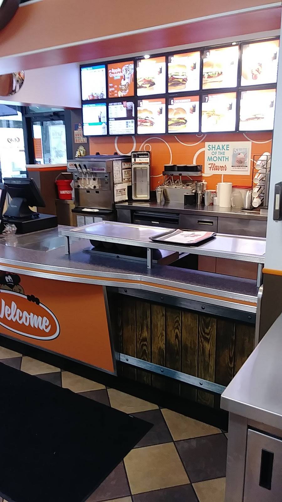 A&W Restaurant | restaurant | 510 S Monroe Ave, Green Bay, WI 54301, USA | 9204374725 OR +1 920-437-4725