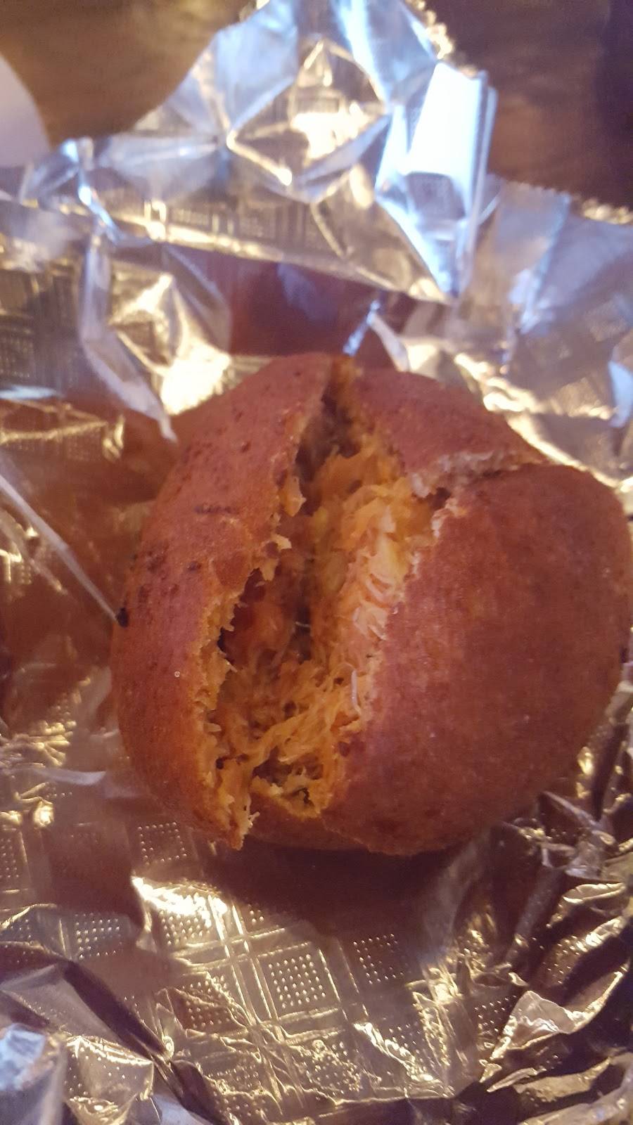 Cayman Cove | restaurant | 11742 N Dale Mabry Hwy, Tampa, FL 33618, USA | 8139612121 OR +1 813-961-2121