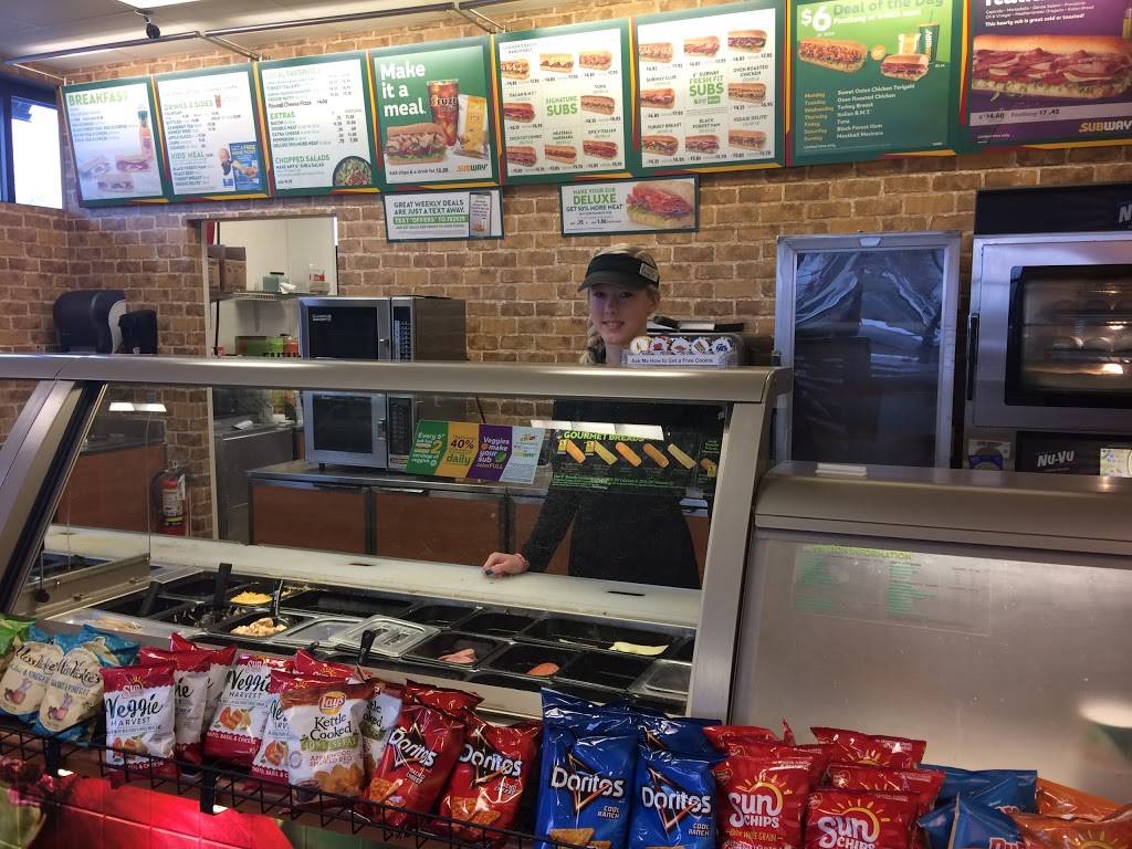 Subway | restaurant | 6320 E Riverside Blvd, Loves Park, IL 61111, USA | 8156542111 OR +1 815-654-2111