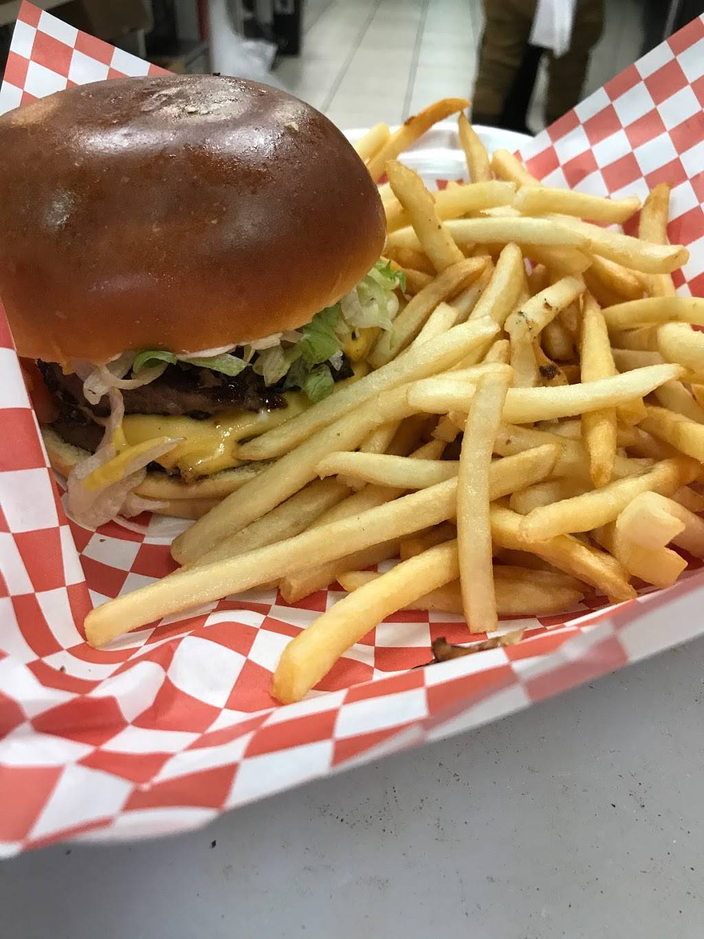 Subrageous Subs and BBQ | restaurant | 18683 S Dixie Hwy, Cutler Bay, FL 33157, USA | 3052358708 OR +1 305-235-8708