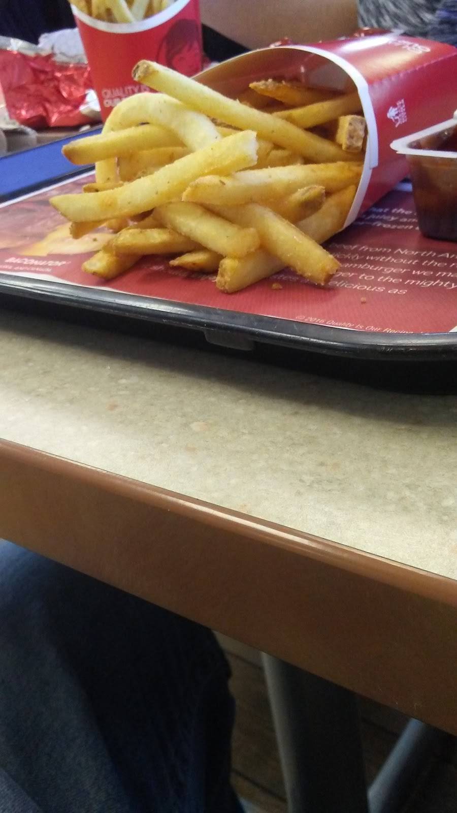 Wendys | restaurant | 803 East Blvd, Williamston, NC 27892, USA | 2527924992 OR +1 252-792-4992