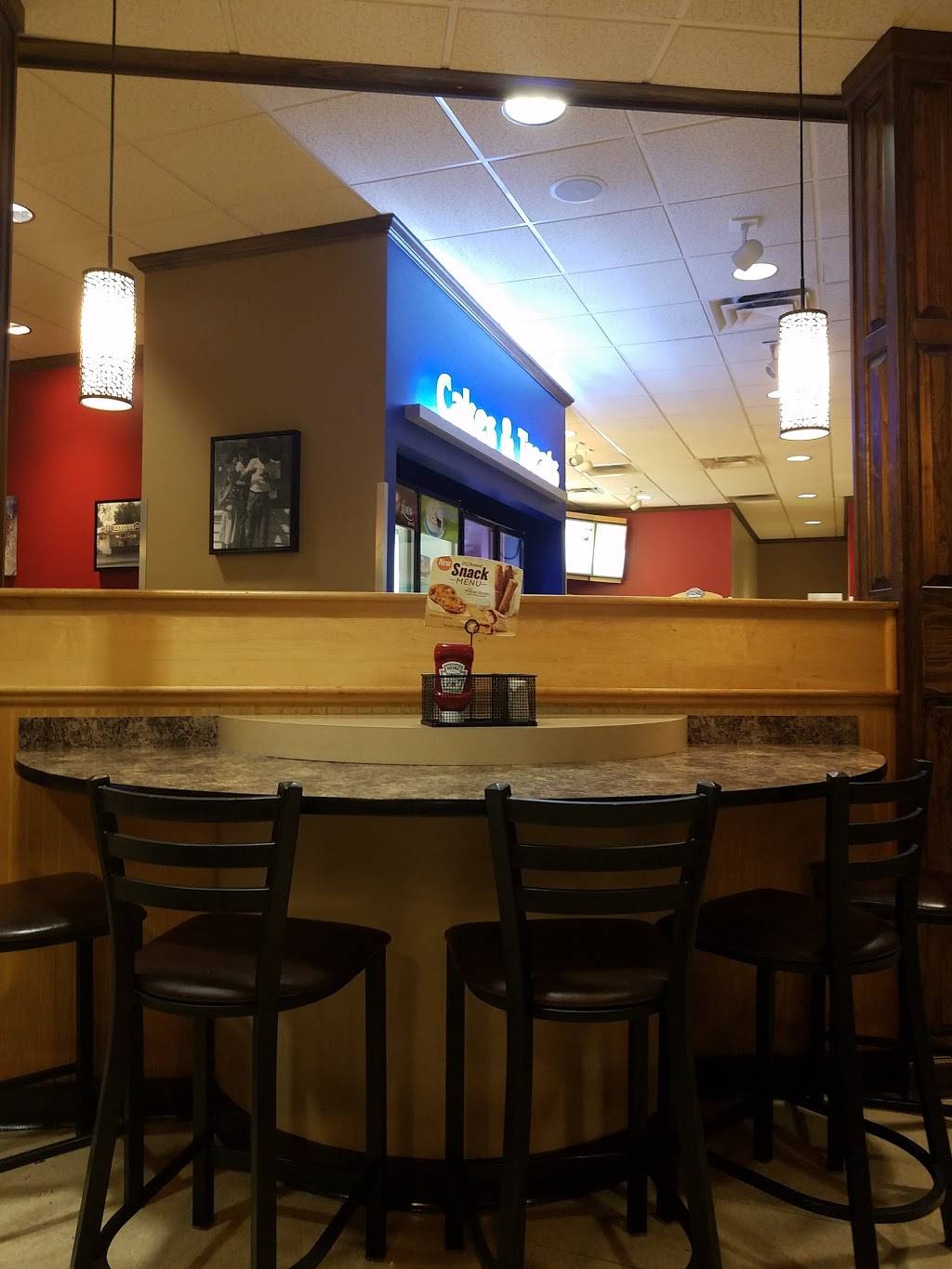 Dairy Queen Grill & Chill | restaurant | 678 N Henderson St, Galesburg, IL 61401, USA | 3093421981 OR +1 309-342-1981