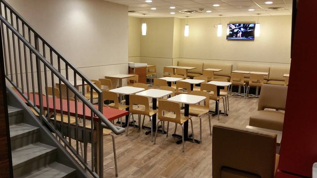 Wendys | restaurant | 1513 Chestnut St, Philadelphia, PA 19102, USA | 2155694087 OR +1 215-569-4087