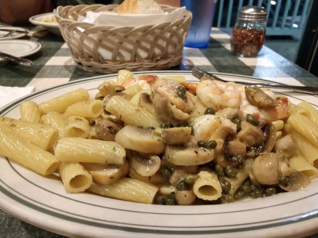 Di Ciccos | restaurant | 40282 CA-41, Oakhurst, CA 93644, USA | 5596415588 OR +1 559-641-5588