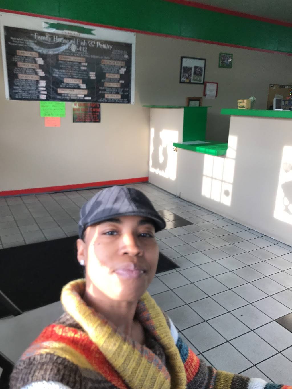 Family House of Fish & Poultry | restaurant | 25140 Mission Blvd, Hayward, CA 94544, USA | 5108864112 OR +1 510-886-4112