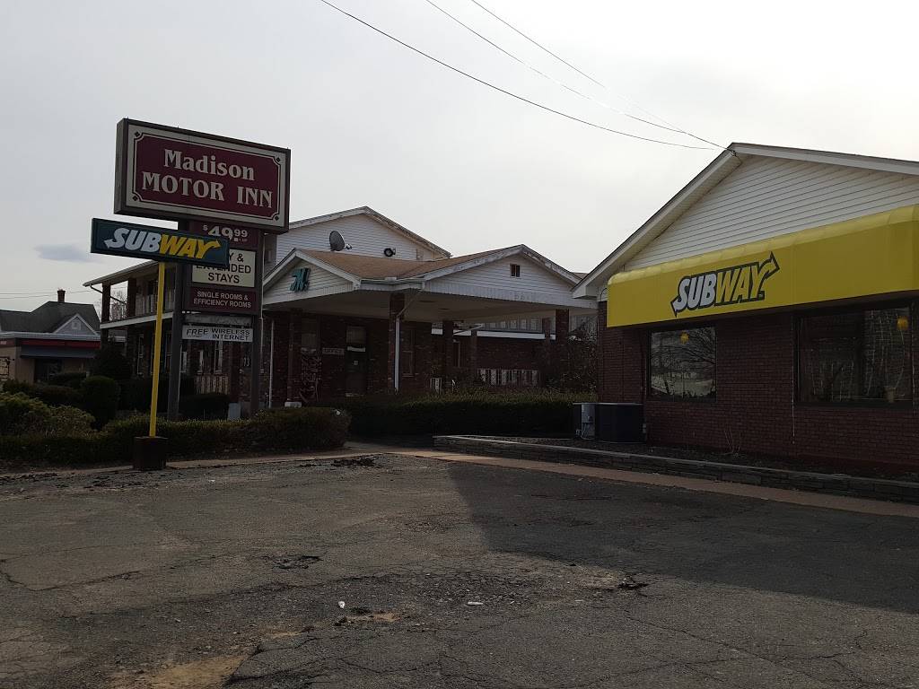 Subway | restaurant | 395 Main St, East Hartford, CT 06118, USA | 8605698001 OR +1 860-569-8001