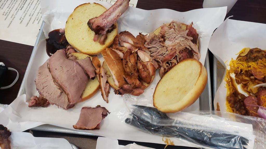 Pappys Smokehouse | restaurant | 5246 N Service Rd, St Peters, MO 63376, USA | 6362445400 OR +1 636-244-5400