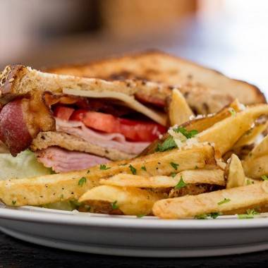 Broadway House Bistro | restaurant | 404 W Broadway St, Princeton, IN 47670, USA | 8126354303 OR +1 812-635-4303