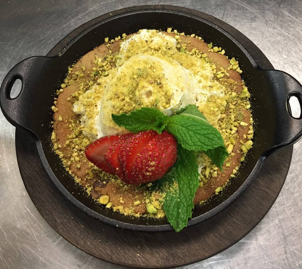 Elie’s | restaurant | 263 Pierce St, Birmingham, MI 48009, USA | 2486472420 OR +1 248-647-2420