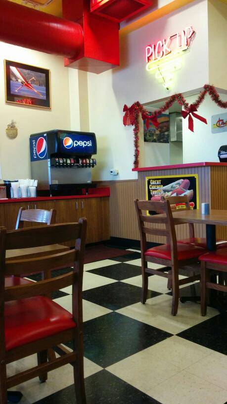 Claws Hot Dogs & Beef | restaurant | 90 E Geneva Square, Lake Geneva, WI 53147, USA | 2622487541 OR +1 262-248-7541