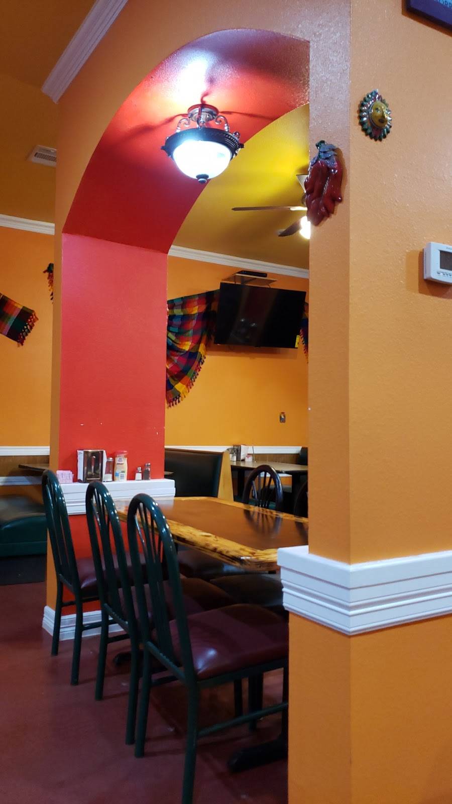 Taqueria Azteca | restaurant | 1300 US-90 ALT, Eagle Lake, TX 77434, USA | 9792321218 OR +1 979-232-1218