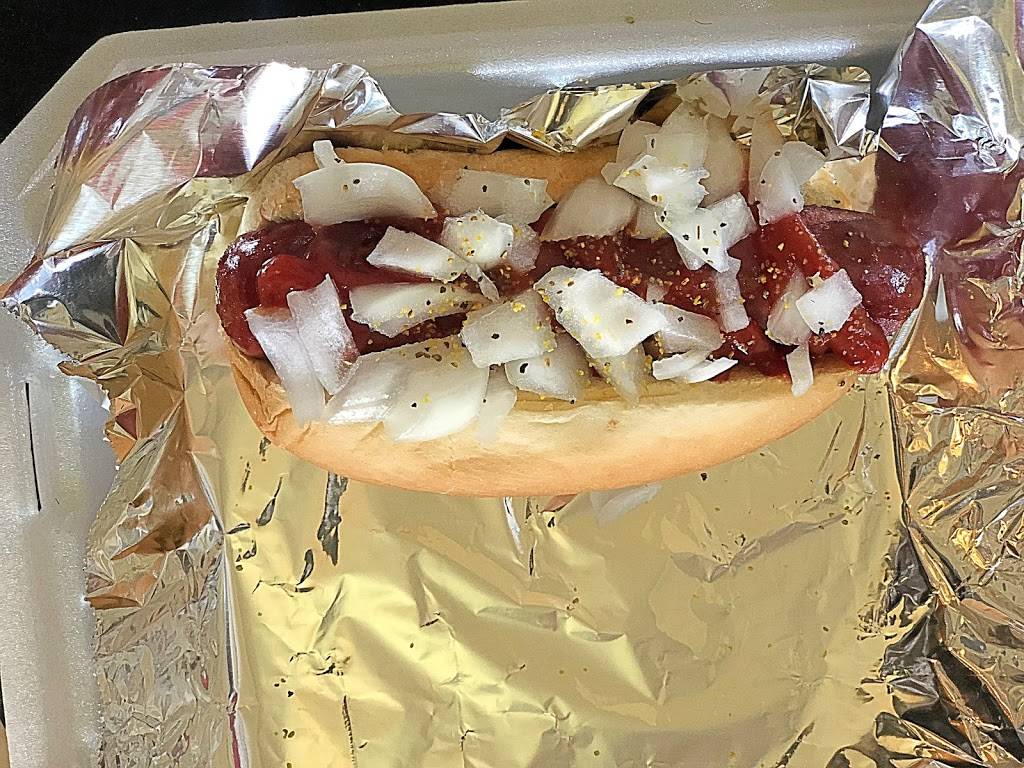 Classic Chicken Snacks | restaurant | 17234 S John Deere Rd, Dubuque, IA 52001, USA | 5632078881 OR +1 563-207-8881