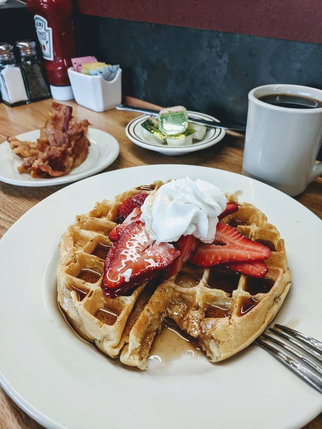 The Monroe Grill | restaurant | 723 N Charlotte Ave, Monroe, NC 28110, USA | 9802103057 OR +1 980-210-3057