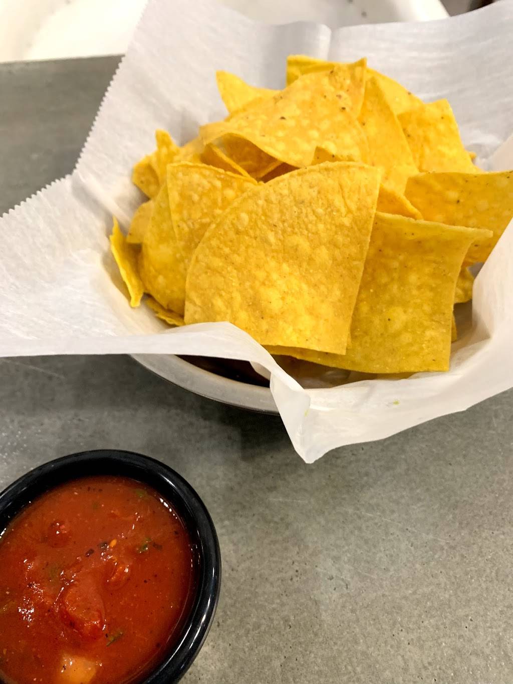 Los Compadres Mexican Grill | restaurant | 3213 N Toben St, Wichita, KS 67226, USA | 3162953295 OR +1 316-295-3295