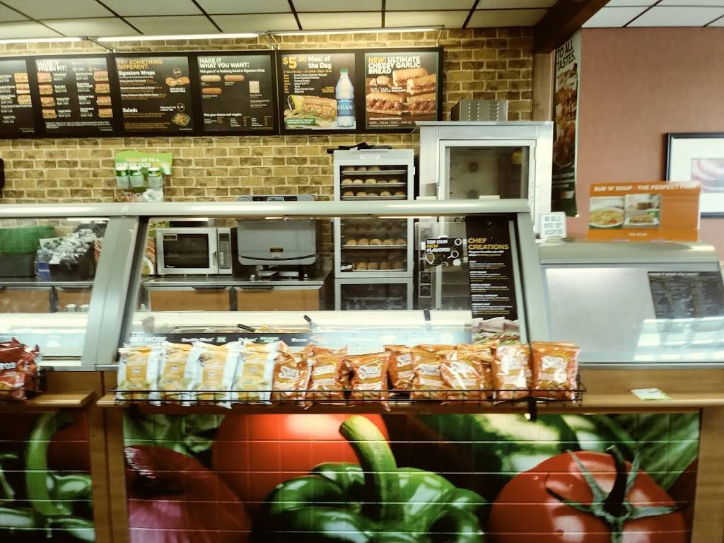 Subway Restaurants | restaurant | 13190 Biscayne Blvd, North Miami, FL 33181, USA | 3058936000 OR +1 305-893-6000