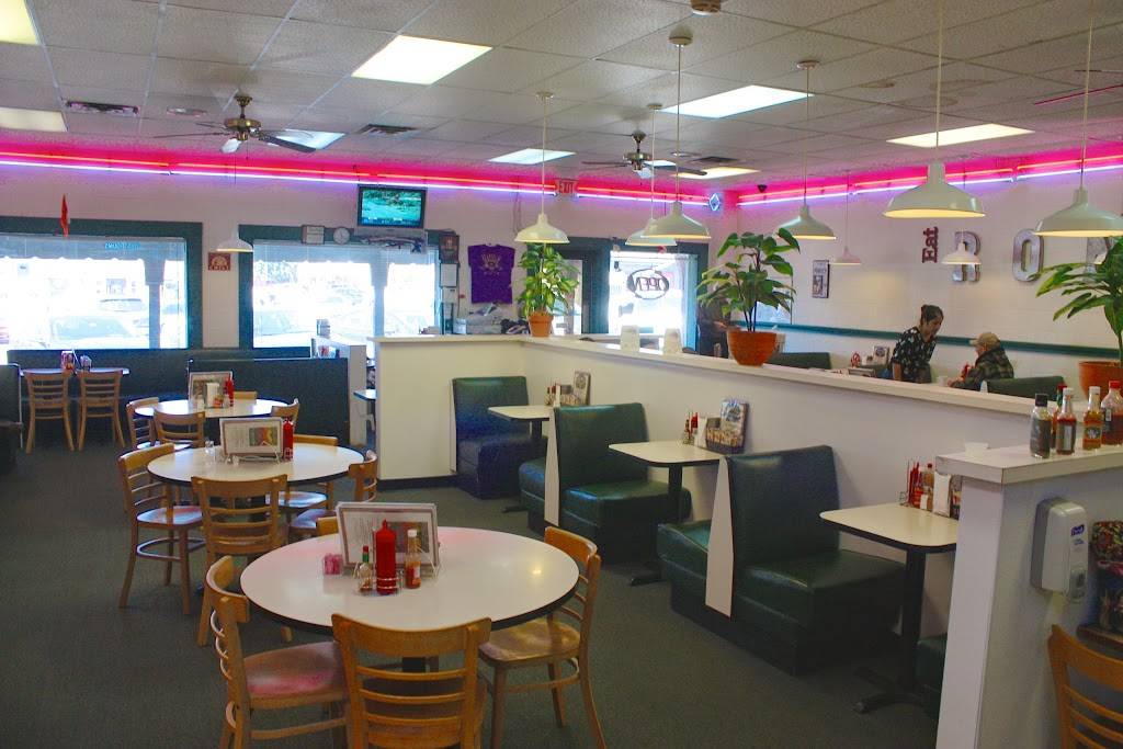 Rons Hamburgers & Chili At the Farm Shopping Center | restaurant | The Farm Shopping Center, 6548 E 51st St, Tulsa, OK 74145, USA | 9186645688 OR +1 918-664-5688