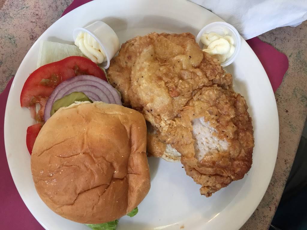 Cooks Corner | restaurant | 3998 N Bowling Green Poland Rd, Poland, IN 47868, USA | 8129863245 OR +1 812-986-3245