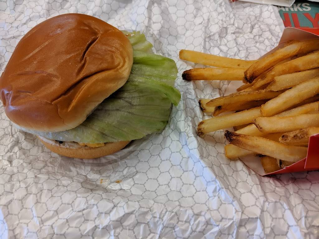 Wendys | restaurant | 17308 Park 78 Dr, Fort Myers, FL 33917, USA | 2399977600 OR +1 239-997-7600