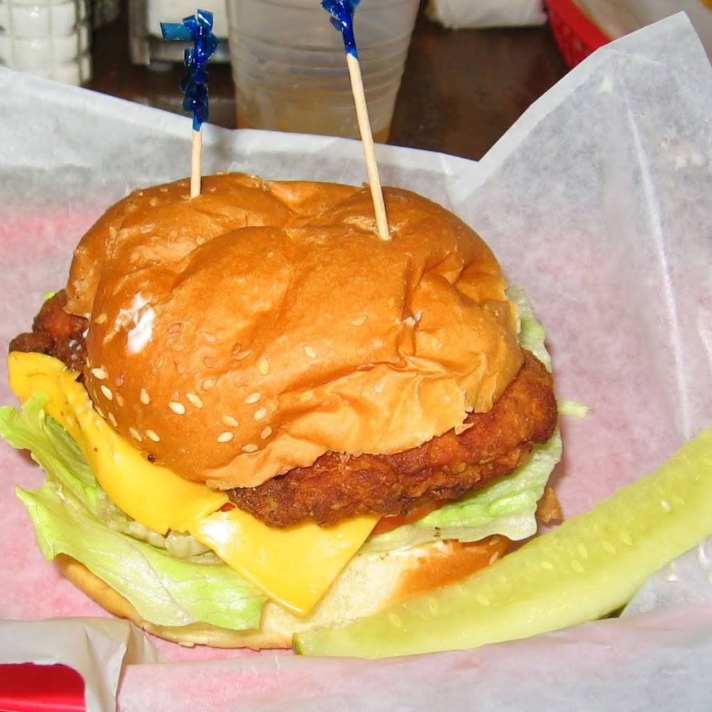 J & M Bar | restaurant | 127 W Main St, Belleville, WI 53508, USA | 6084243441 OR +1 608-424-3441