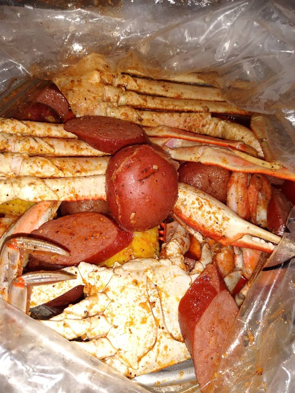 Carolina Crab House | restaurant | 4950 Centre Pointe Dr #146, North Charleston, SC 29418, USA | 8542223888 OR +1 854-222-3888