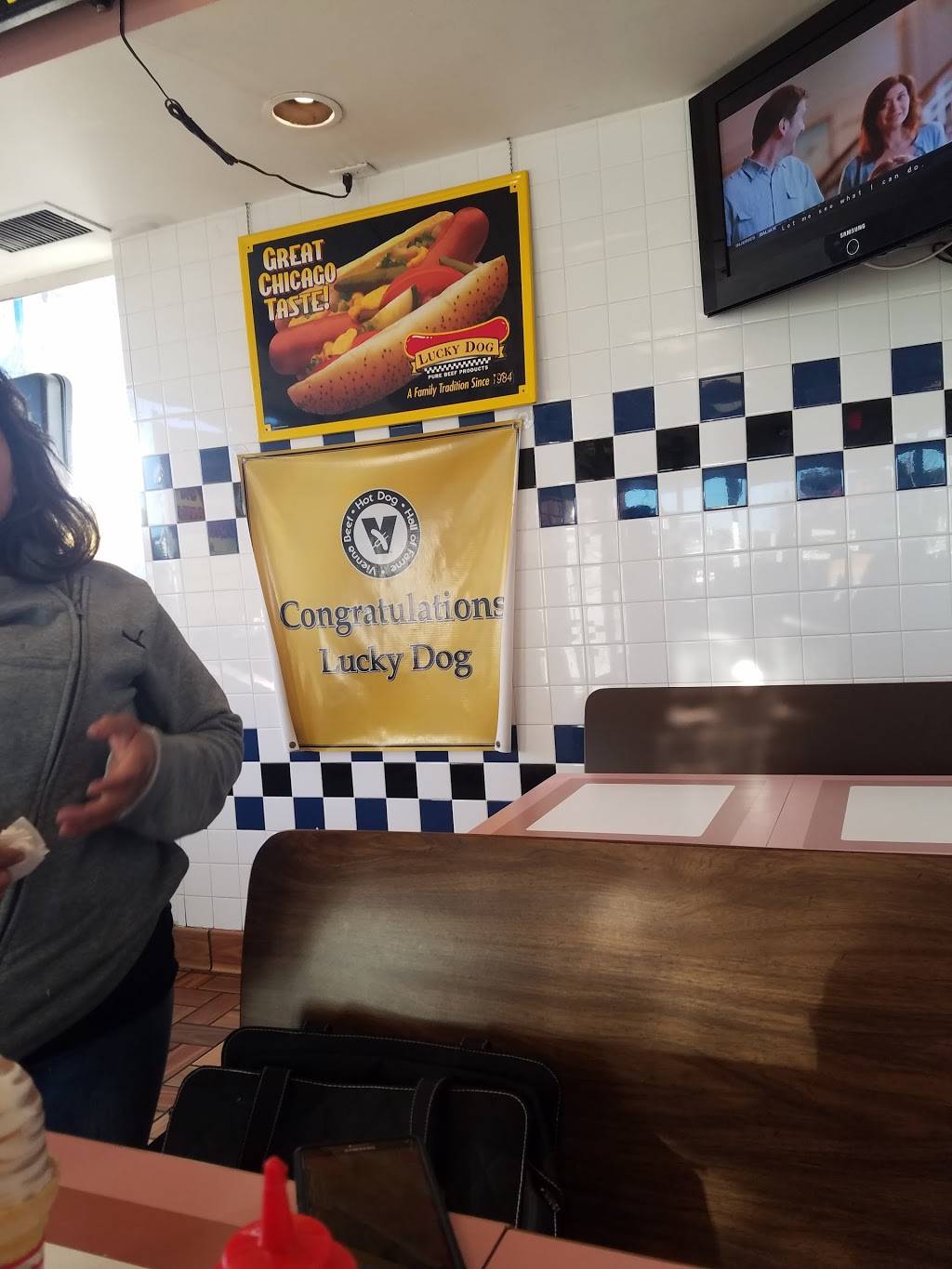 Lucky Dog Hot Dog | restaurant | 1819 W Lake St, Melrose Park, IL 60160, USA | 7083455365 OR +1 708-345-5365